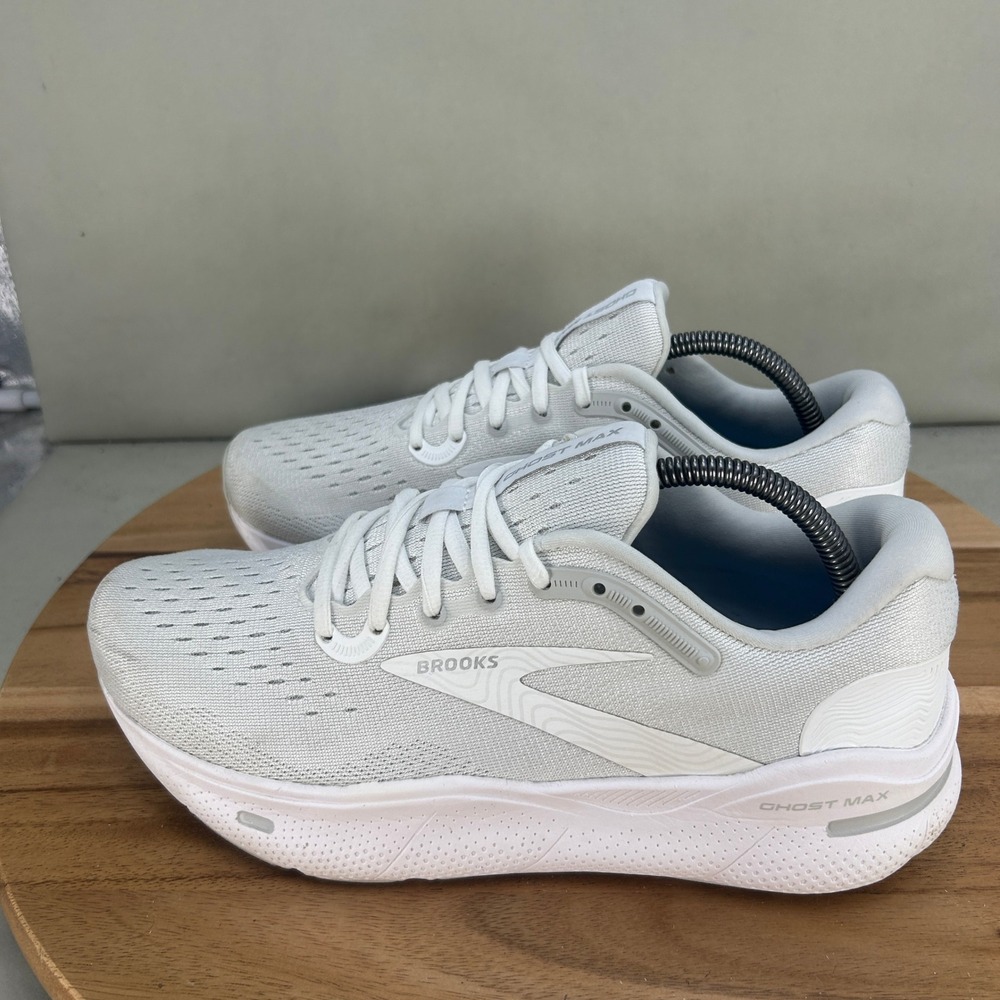Brooks Ghost Max Womens Running Shoes White Grey 1203951D124 Wide D Size 10 - Picture 3 of 8